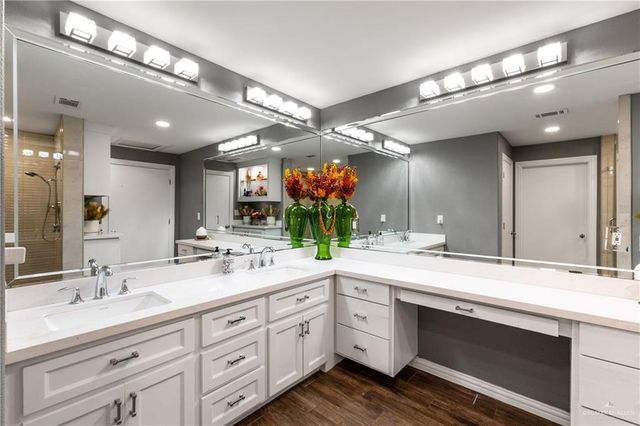 2002 N Mayberry Boulevard, Alton, TX 78573