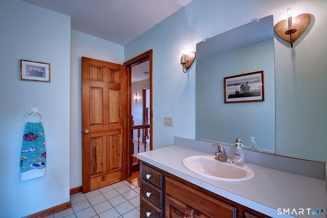6 Smithbrook Terrace, Glastonbury, CT 06033