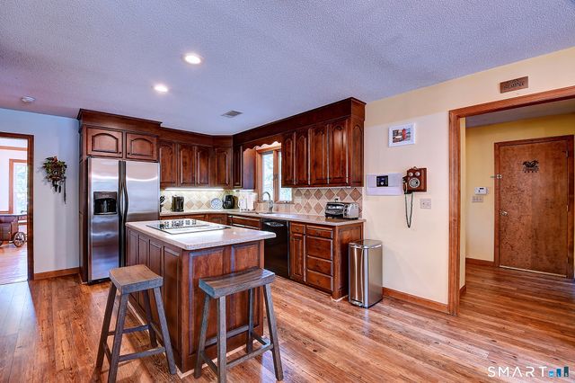 6 Smithbrook Terrace, Glastonbury, CT 06033