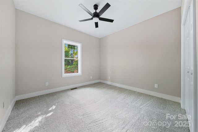 162 4th Street NE, Taylorsville, NC 28681