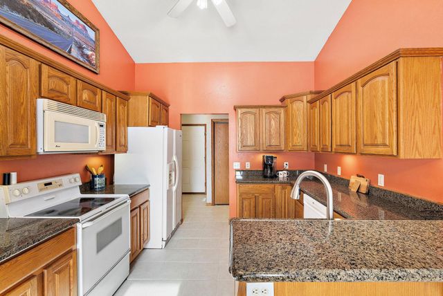 1055 Johnson Place SE, Owatonna, MN 55060