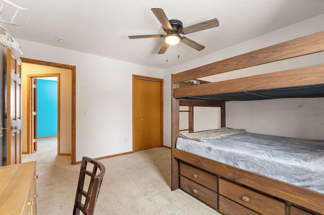 1055 Johnson Place SE, Owatonna, MN 55060