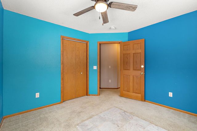 1055 Johnson Place SE, Owatonna, MN 55060