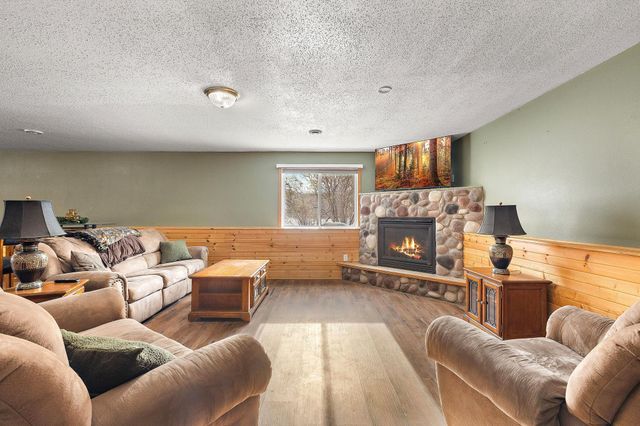 1055 Johnson Place SE, Owatonna, MN 55060