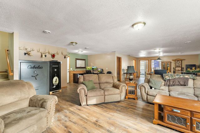 1055 Johnson Place SE, Owatonna, MN 55060