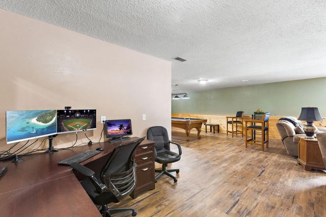 1055 Johnson Place SE, Owatonna, MN 55060