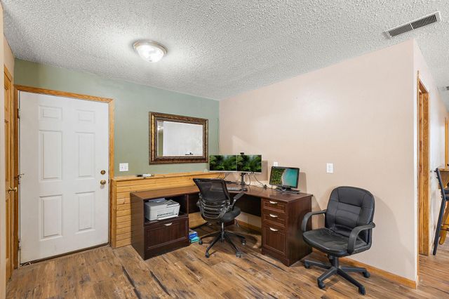 1055 Johnson Place SE, Owatonna, MN 55060