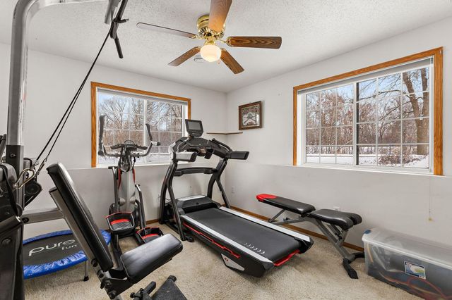 1055 Johnson Place SE, Owatonna, MN 55060