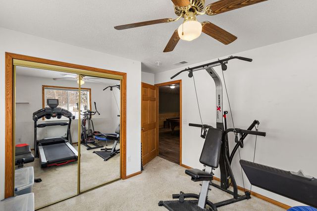 1055 Johnson Place SE, Owatonna, MN 55060