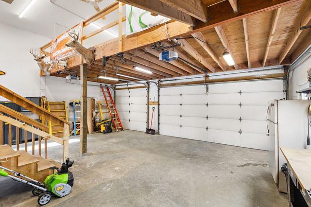 1055 Johnson Place SE, Owatonna, MN 55060