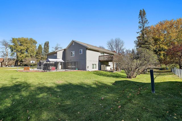 1055 Johnson Place SE, Owatonna, MN 55060