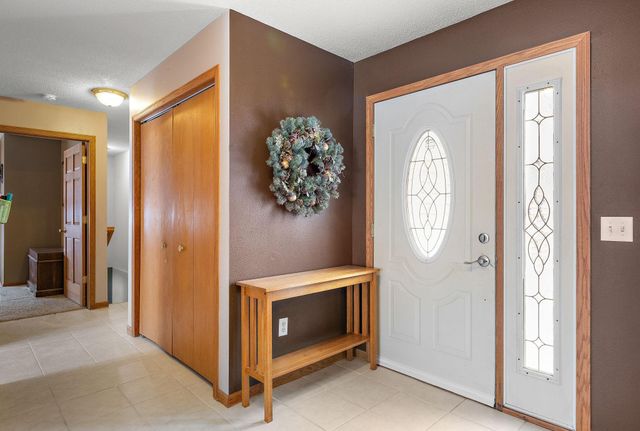 1055 Johnson Place SE, Owatonna, MN 55060