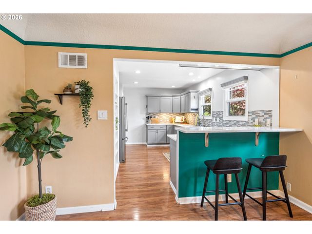 611 Se 146TH Ave, Portland, OR 97233