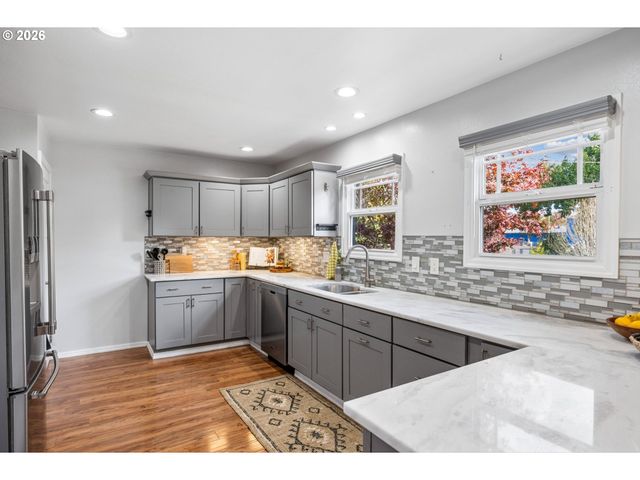 611 Se 146TH Ave, Portland, OR 97233
