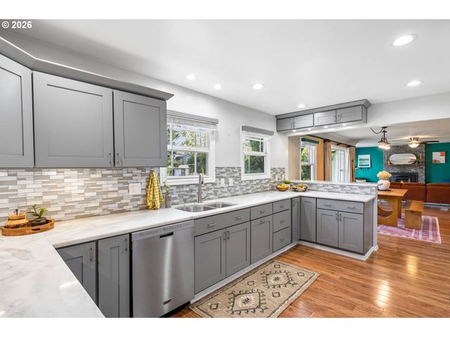 611 Se 146TH Ave, Portland, OR 97233
