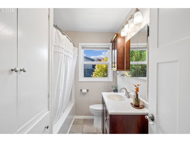 611 Se 146TH Ave, Portland, OR 97233