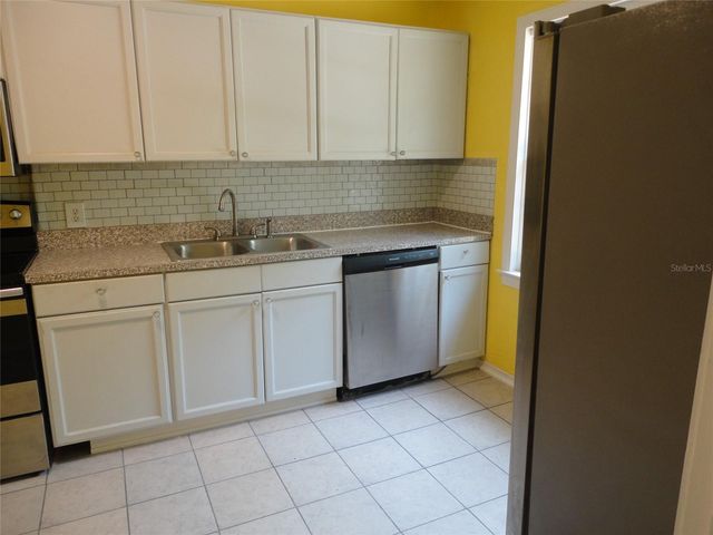 1334 NE 1ST AVENUE, Gainesville, FL 32641