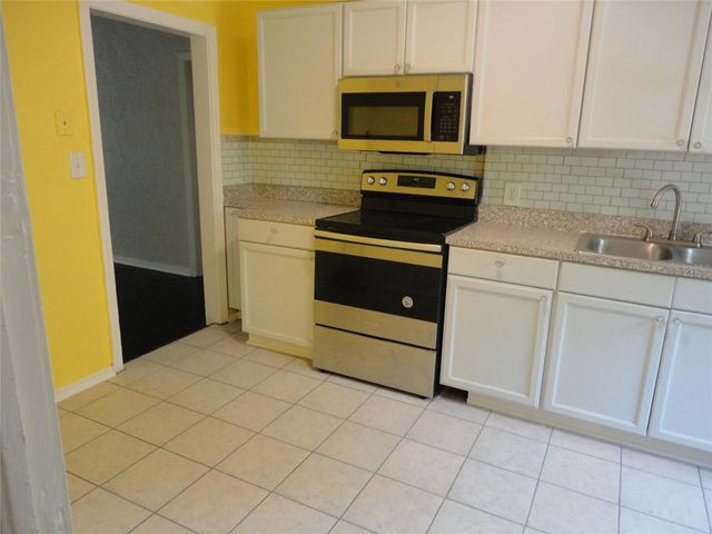 1334 NE 1ST AVENUE, Gainesville, FL 32641