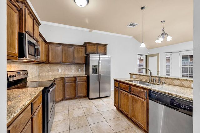 620 Apple Tree Lane, Moore, OK 73160