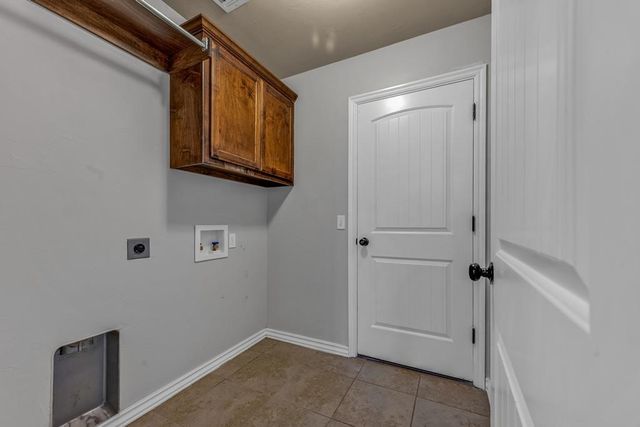 620 Apple Tree Lane, Moore, OK 73160