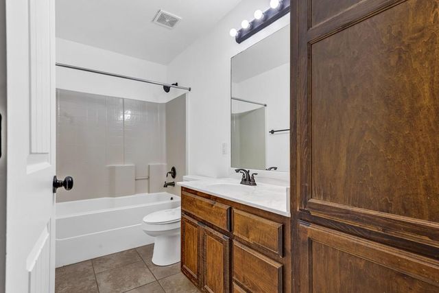 620 Apple Tree Lane, Moore, OK 73160