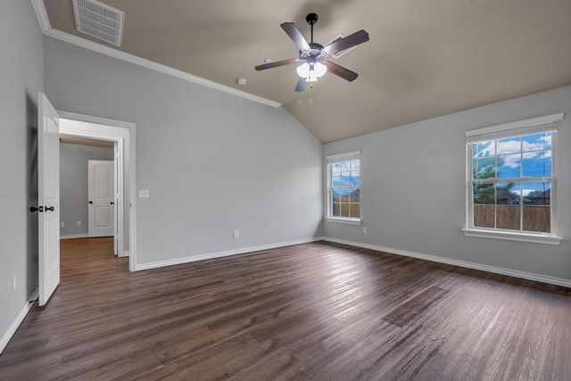 620 Apple Tree Lane, Moore, OK 73160