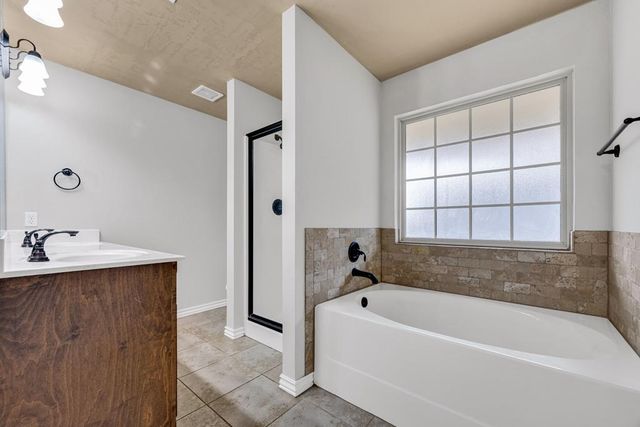 620 Apple Tree Lane, Moore, OK 73160