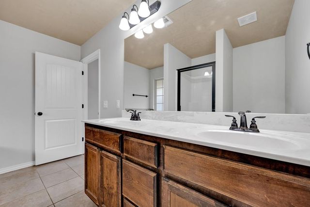 620 Apple Tree Lane, Moore, OK 73160