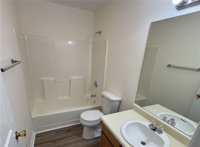 202 Parkview Drive, Pleasant Hills, PA 15236