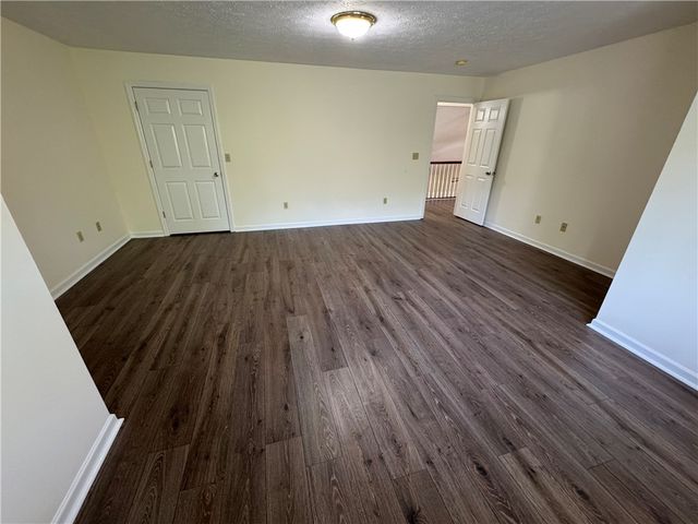 202 Parkview Drive, Pleasant Hills, PA 15236