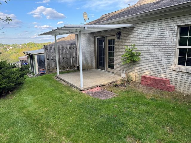 202 Parkview Drive, Pleasant Hills, PA 15236