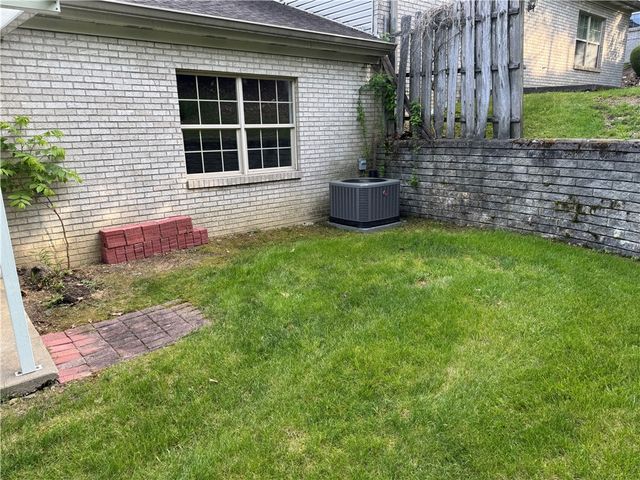 202 Parkview Drive, Pleasant Hills, PA 15236