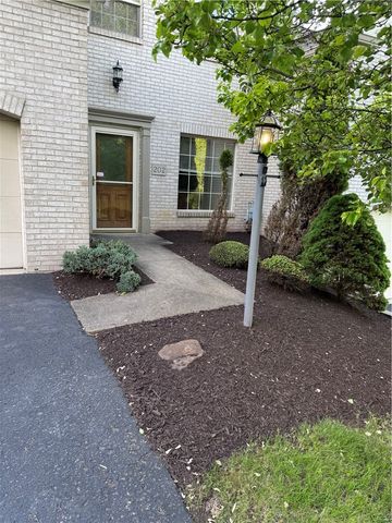202 Parkview Drive, Pleasant Hills, PA 15236
