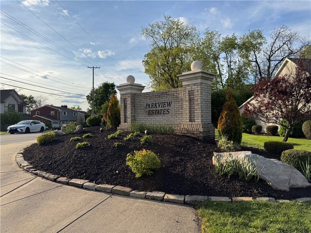 202 Parkview Drive, Pleasant Hills, PA 15236