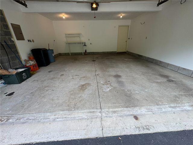 202 Parkview Drive, Pleasant Hills, PA 15236