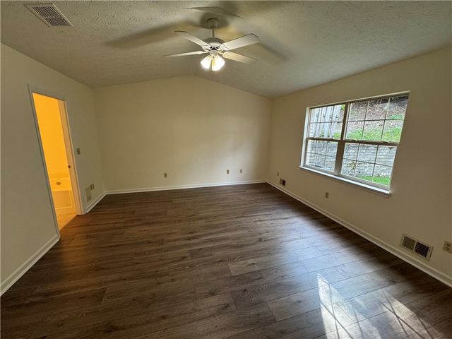 202 Parkview Drive, Pleasant Hills, PA 15236