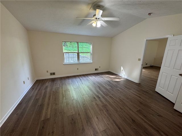 202 Parkview Drive, Pleasant Hills, PA 15236