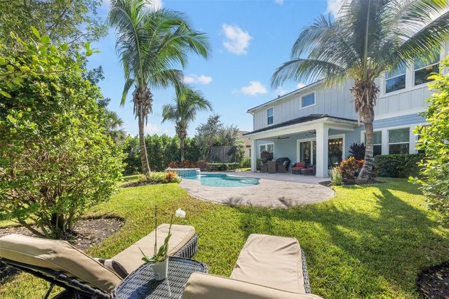 1018 Sweetgrass Street, Loxahatchee, FL 33470