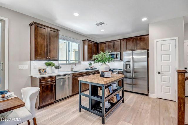 43256 N HINOKI Street, San Tan Valley, AZ 85140