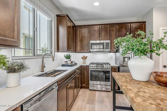 43256 N HINOKI Street, San Tan Valley, AZ 85140