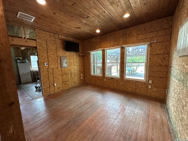 1019 W ELSMERE PL, San Antonio, TX 78201