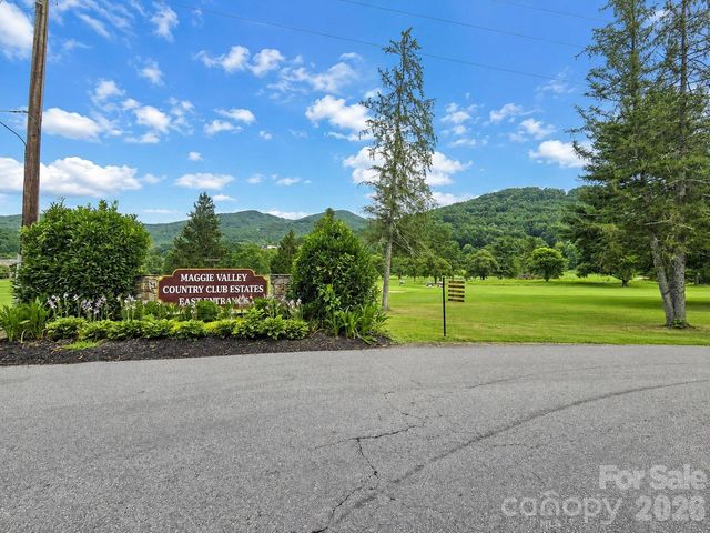 350 Mountain View Drive, Maggie Valley, NC 28751