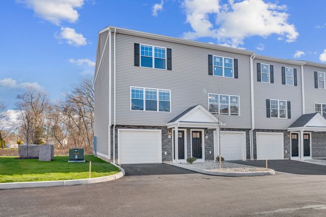 88 Woodhouse Avenue 27, Wallingford, CT 06492