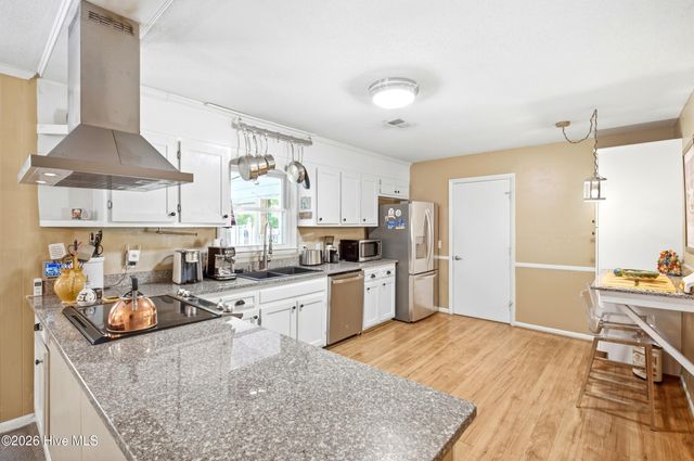 135 Disney Drive, Wilmington, NC 28409