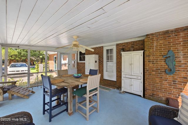 135 Disney Drive, Wilmington, NC 28409