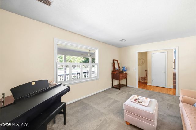 135 Disney Drive, Wilmington, NC 28409
