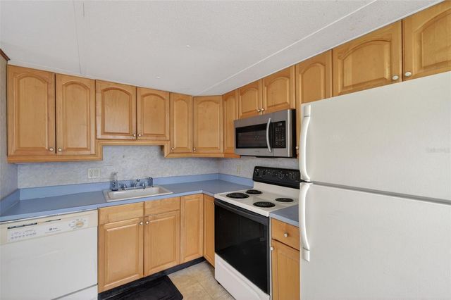 7801 34TH AVENUE N 80, St Petersburg, FL 33710