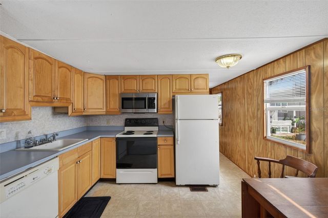 7801 34TH AVENUE N 80, St Petersburg, FL 33710