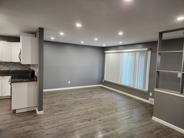 29121 Mark Avenue, Madison Heights, MI 48071