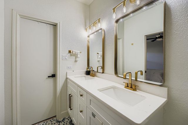 2019 Elder WAY, Round Rock, TX 78664